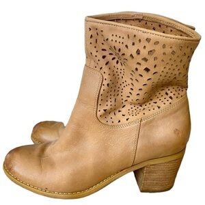 CROWN vintage, pull on chunk,heel boots with laser cut outs, size 7 1/2 …